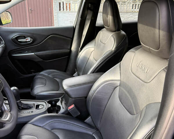 Чорний Джип Cherokee, об'ємом двигуна 3.24 л та пробігом 95 тис. км за 20500 $, фото 7 на Automoto.ua