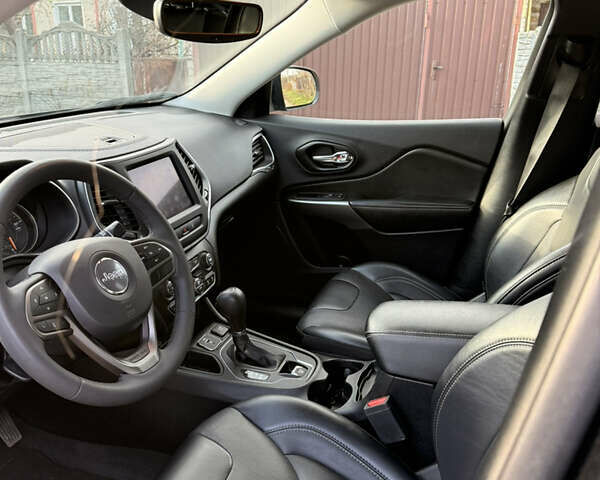 Чорний Джип Cherokee, об'ємом двигуна 3.24 л та пробігом 95 тис. км за 20500 $, фото 6 на Automoto.ua