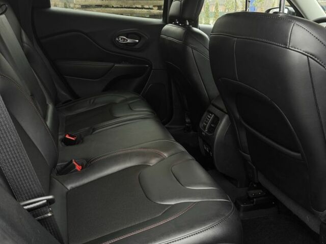 Черный Джип Чероки, объемом двигателя 3.2 л и пробегом 99 тыс. км за 19250 $, фото 17 на Automoto.ua