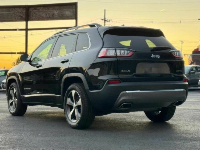 Черный Джип Чероки, объемом двигателя 3.2 л и пробегом 16 тыс. км за 9500 $, фото 3 на Automoto.ua