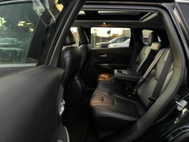 Черный Джип Чероки, объемом двигателя 3.2 л и пробегом 16 тыс. км за 9500 $, фото 12 на Automoto.ua