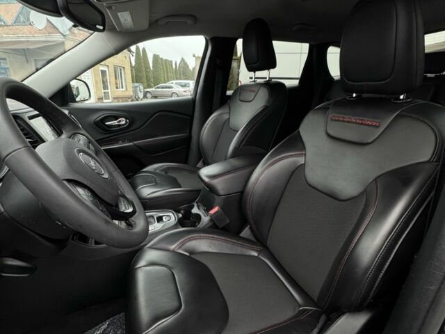 Черный Джип Чероки, объемом двигателя 3.2 л и пробегом 99 тыс. км за 19250 $, фото 23 на Automoto.ua