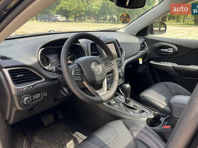 Черный Джип Чероки, объемом двигателя 3.24 л и пробегом 25 тыс. км за 20000 $, фото 7 на Automoto.ua