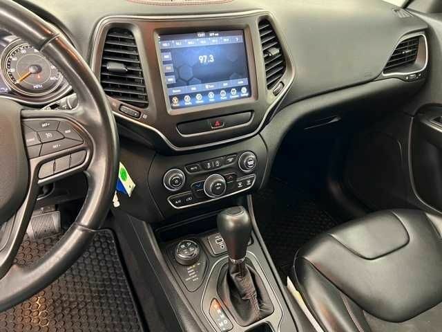 Черный Джип Чероки, объемом двигателя 3.2 л и пробегом 47 тыс. км за 19000 $, фото 13 на Automoto.ua