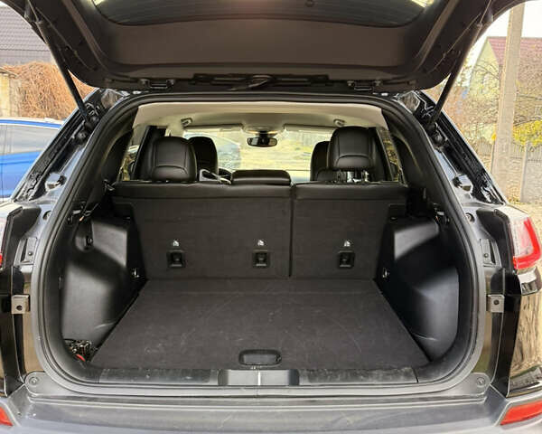 Чорний Джип Cherokee, об'ємом двигуна 3.24 л та пробігом 95 тис. км за 20500 $, фото 9 на Automoto.ua