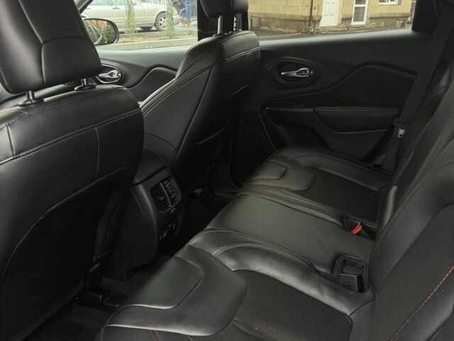 Черный Джип Чероки, объемом двигателя 3.2 л и пробегом 99 тыс. км за 19250 $, фото 18 на Automoto.ua