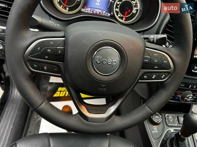 Чорний Джип Cherokee, об'ємом двигуна 3.2 л та пробігом 9 тис. км за 26000 $, фото 9 на Automoto.ua