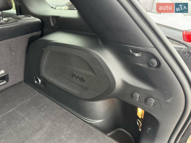 Черный Джип Чероки, объемом двигателя 2 л и пробегом 43 тыс. км за 19999 $, фото 20 на Automoto.ua