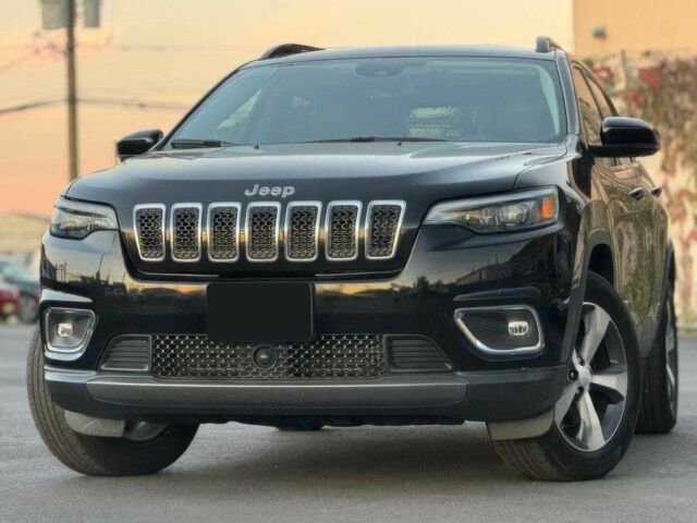 Черный Джип Чероки, объемом двигателя 3.2 л и пробегом 16 тыс. км за 9500 $, фото 2 на Automoto.ua