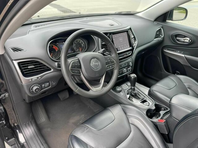 Черный Джип Чероки, объемом двигателя 2 л и пробегом 14 тыс. км за 12500 $, фото 8 на Automoto.ua