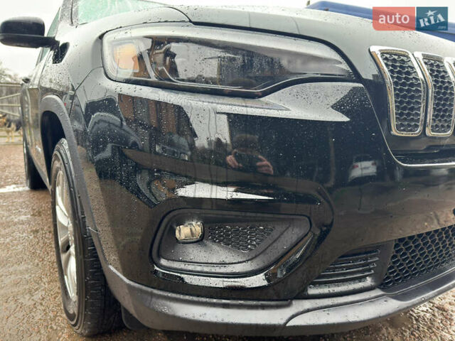 Черный Джип Чероки, объемом двигателя 2 л и пробегом 43 тыс. км за 19999 $, фото 12 на Automoto.ua