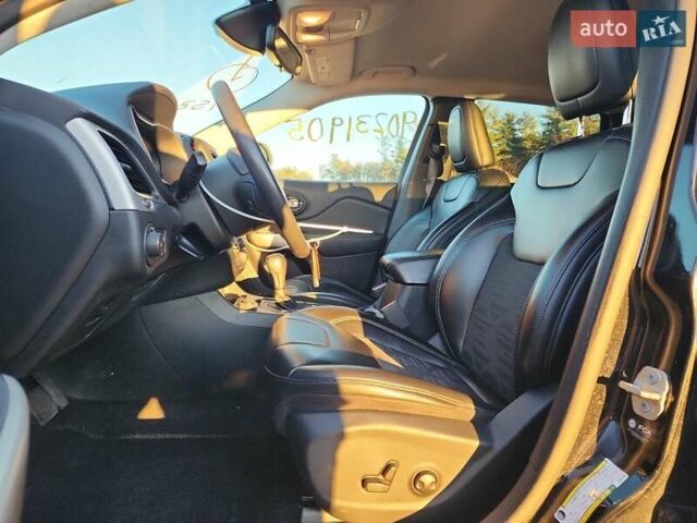 Черный Джип Чероки, объемом двигателя 3.24 л и пробегом 123 тыс. км за 7000 $, фото 6 на Automoto.ua