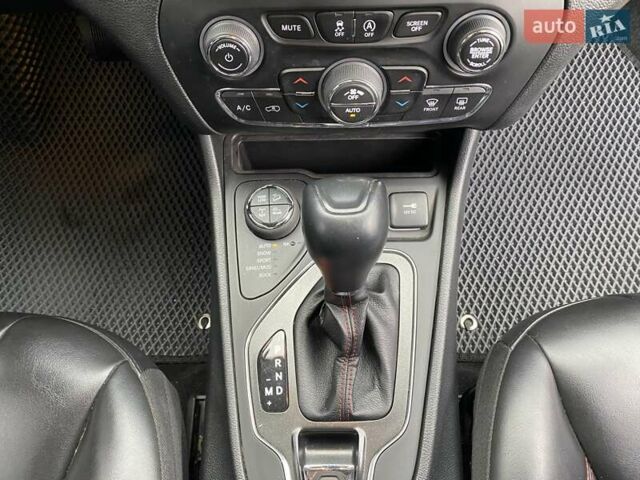 Черный Джип Чероки, объемом двигателя 3.24 л и пробегом 52 тыс. км за 26500 $, фото 10 на Automoto.ua