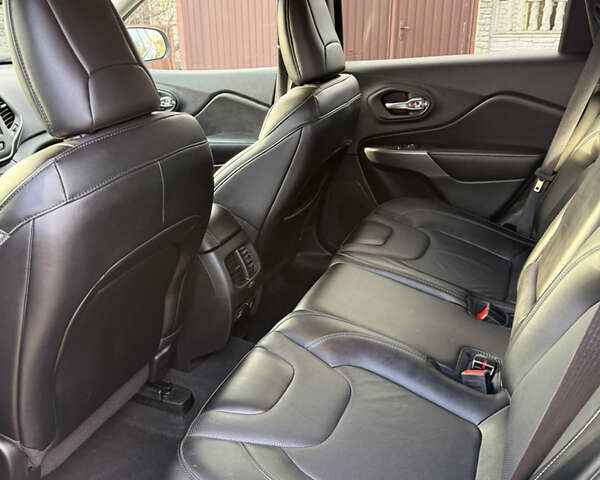 Чорний Джип Cherokee, об'ємом двигуна 3.24 л та пробігом 95 тис. км за 20500 $, фото 8 на Automoto.ua