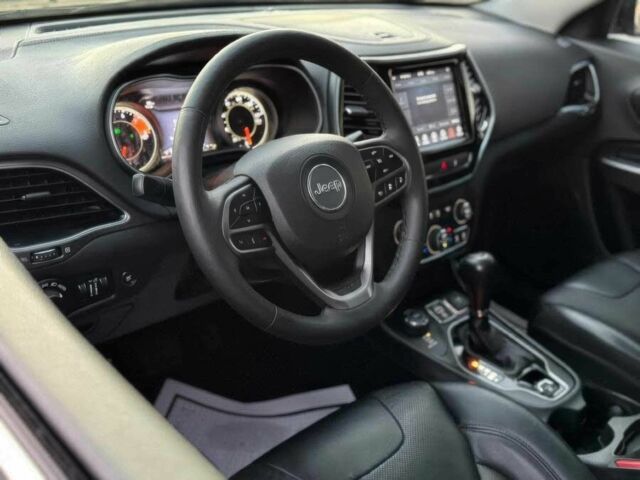 Черный Джип Чероки, объемом двигателя 3.2 л и пробегом 16 тыс. км за 9500 $, фото 7 на Automoto.ua