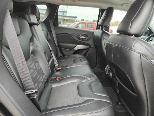 Чорний Джип Cherokee, об'ємом двигуна 3.2 л та пробігом 120 тис. км за 3900 $, фото 10 на Automoto.ua