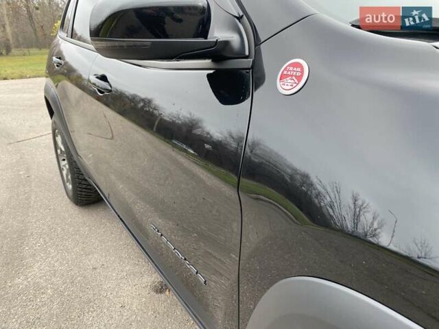 Черный Джип Чероки, объемом двигателя 3.24 л и пробегом 52 тыс. км за 26500 $, фото 3 на Automoto.ua