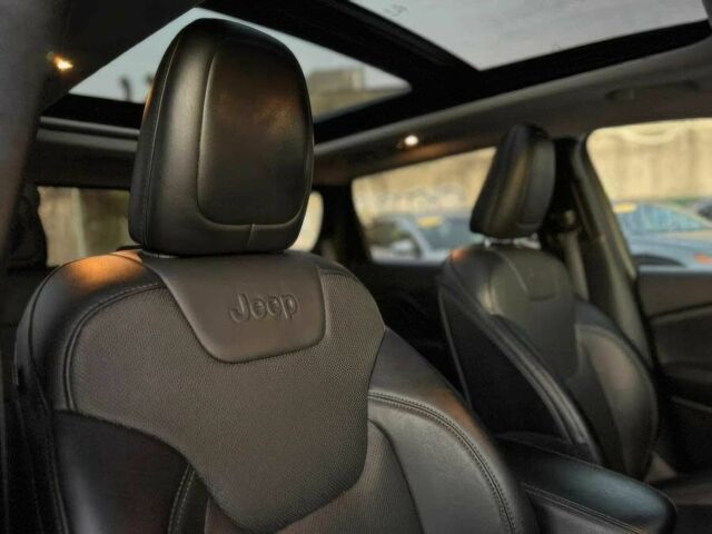Черный Джип Чероки, объемом двигателя 3.2 л и пробегом 16 тыс. км за 9500 $, фото 9 на Automoto.ua