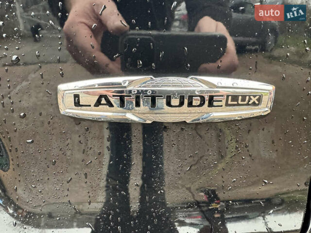 Черный Джип Чероки, объемом двигателя 2 л и пробегом 43 тыс. км за 19999 $, фото 23 на Automoto.ua