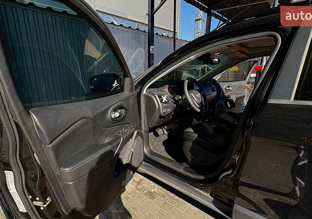 Джип Чероки 2022 в Киеве на Automoto.ua Черный Джип Чероки, объемом двигателя 3.24 л и пробегом 16 тыс. км за 23900 $, фото 61 на Automoto.ua
