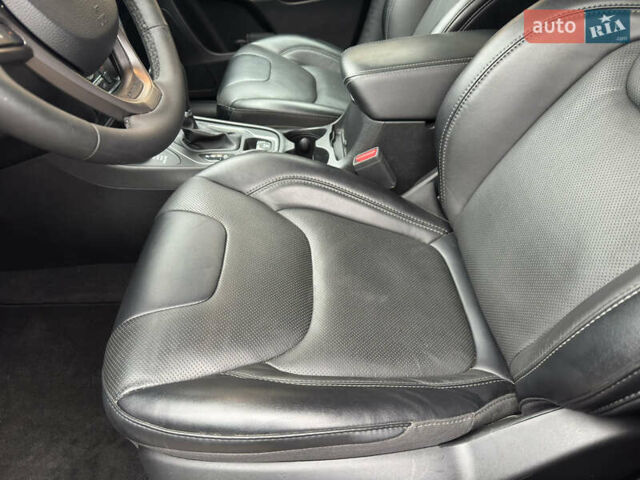 Черный Джип Чероки, объемом двигателя 2 л и пробегом 43 тыс. км за 19999 $, фото 34 на Automoto.ua