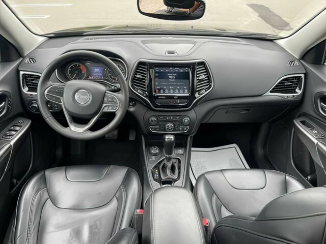 Черный Джип Чероки, объемом двигателя 2 л и пробегом 14 тыс. км за 12500 $, фото 9 на Automoto.ua