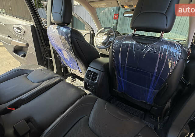 Джип Чероки 2022 в Киеве на Automoto.ua Черный Джип Чероки, объемом двигателя 3.24 л и пробегом 16 тыс. км за 23900 $, фото 36 на Automoto.ua