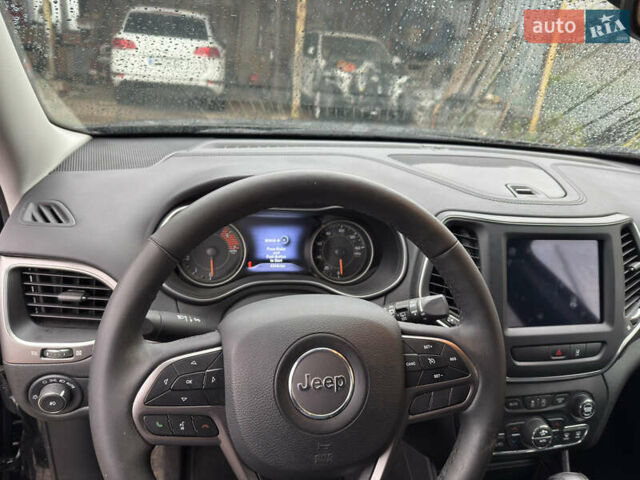 Черный Джип Чероки, объемом двигателя 2 л и пробегом 43 тыс. км за 19999 $, фото 31 на Automoto.ua