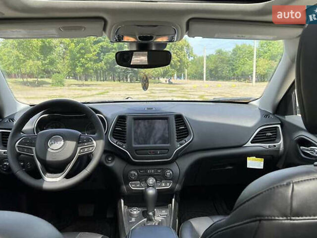 Черный Джип Чероки, объемом двигателя 3.24 л и пробегом 25 тыс. км за 20000 $, фото 9 на Automoto.ua