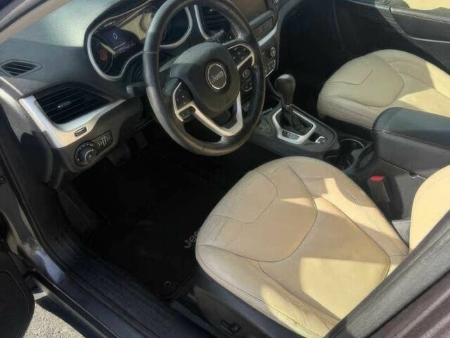 Коричневый Джип Чероки, объемом двигателя 3.2 л и пробегом 72 тыс. км за 12000 $, фото 7 на Automoto.ua