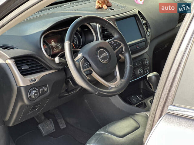Коричневий Джип Cherokee, об'ємом двигуна 2.4 л та пробігом 256 тис. км за 11600 $, фото 15 на Automoto.ua