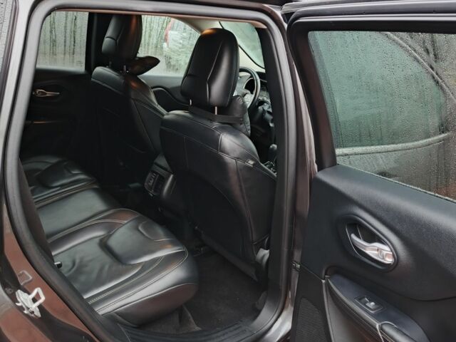 Коричневый Джип Чероки, объемом двигателя 2.4 л и пробегом 170 тыс. км за 13500 $, фото 5 на Automoto.ua