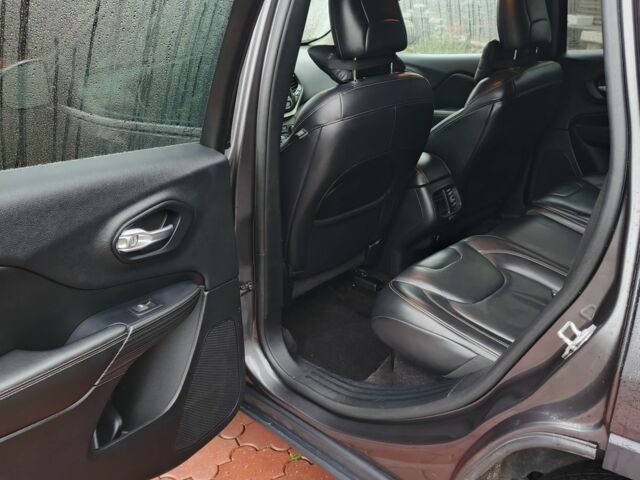 Коричневый Джип Чероки, объемом двигателя 2.4 л и пробегом 170 тыс. км за 13500 $, фото 6 на Automoto.ua