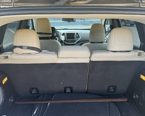 Коричневый Джип Чероки, объемом двигателя 2.36 л и пробегом 156 тыс. км за 14300 $, фото 10 на Automoto.ua