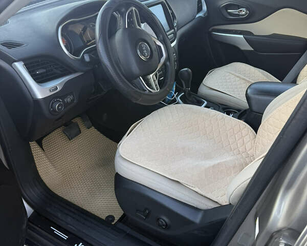 Коричневый Джип Чероки, объемом двигателя 2.36 л и пробегом 156 тыс. км за 14300 $, фото 11 на Automoto.ua