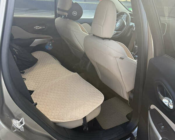 Коричневый Джип Чероки, объемом двигателя 2.36 л и пробегом 156 тыс. км за 14300 $, фото 8 на Automoto.ua