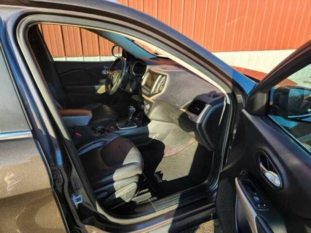 Коричневый Джип Чероки, объемом двигателя 3.2 л и пробегом 110 тыс. км за 9000 $, фото 8 на Automoto.ua