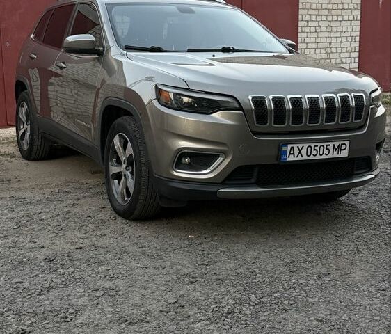Коричневый Джип Чероки, объемом двигателя 3.2 л и пробегом 75 тыс. км за 18500 $, фото 1 на Automoto.ua