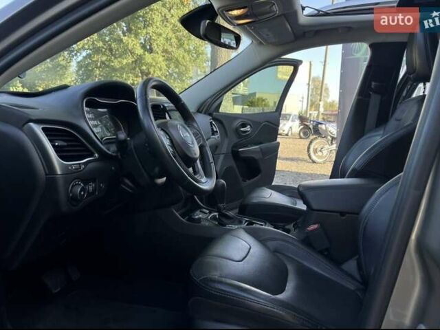 Коричневый Джип Чероки, объемом двигателя 3.24 л и пробегом 75 тыс. км за 18300 $, фото 12 на Automoto.ua