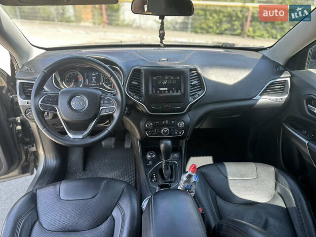 Коричневий Джип Cherokee, об'ємом двигуна 3.24 л та пробігом 90 тис. км за 16400 $, фото 10 на Automoto.ua