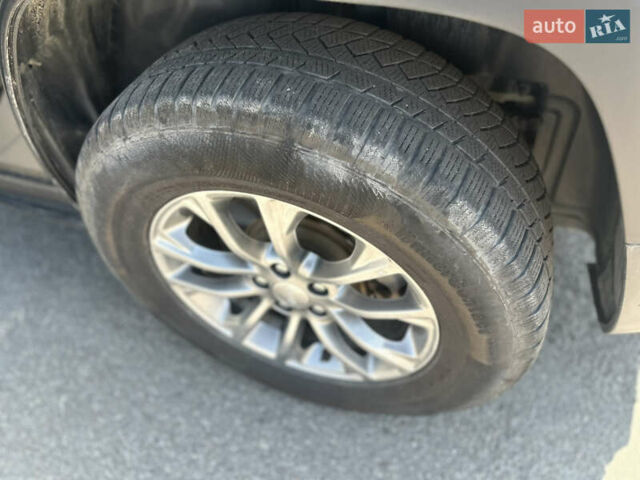 Коричневий Джип Cherokee, об'ємом двигуна 3.24 л та пробігом 90 тис. км за 16400 $, фото 11 на Automoto.ua