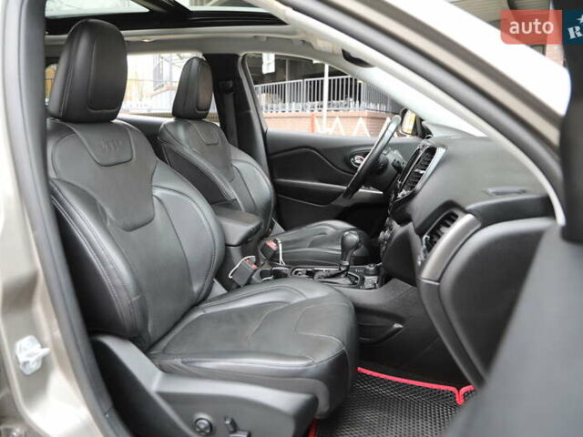 Коричневый Джип Чероки, объемом двигателя 3.24 л и пробегом 117 тыс. км за 18500 $, фото 10 на Automoto.ua