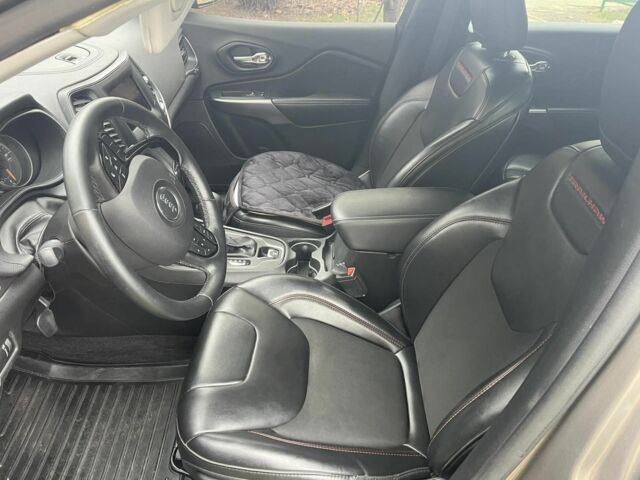 Коричневый Джип Чероки, объемом двигателя 3.2 л и пробегом 38 тыс. км за 440 $, фото 5 на Automoto.ua