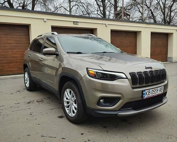Коричневий Джип Cherokee, об'ємом двигуна 2.36 л та пробігом 144 тис. км за 15999 $, фото 2 на Automoto.ua