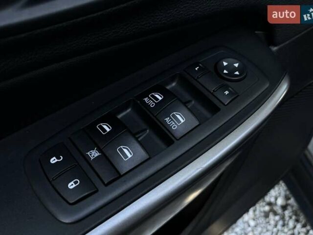 Коричневый Джип Чероки, объемом двигателя 3.24 л и пробегом 75 тыс. км за 18300 $, фото 11 на Automoto.ua