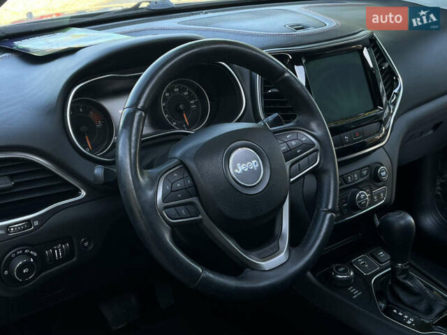 Джип Чероки 2018 в Харькове на Automoto.ua Коричневый Джип Чероки, объемом двигателя 3.24 л и пробегом 75 тыс. км за 20200 $, фото 9 на Automoto.ua