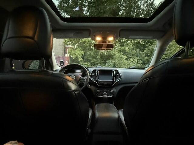 Коричневый Джип Чероки, объемом двигателя 3.2 л и пробегом 75 тыс. км за 18500 $, фото 4 на Automoto.ua