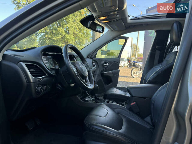 Джип Чероки 2018 в Харькове на Automoto.ua Коричневый Джип Чероки, объемом двигателя 3.24 л и пробегом 75 тыс. км за 20200 $, фото 8 на Automoto.ua