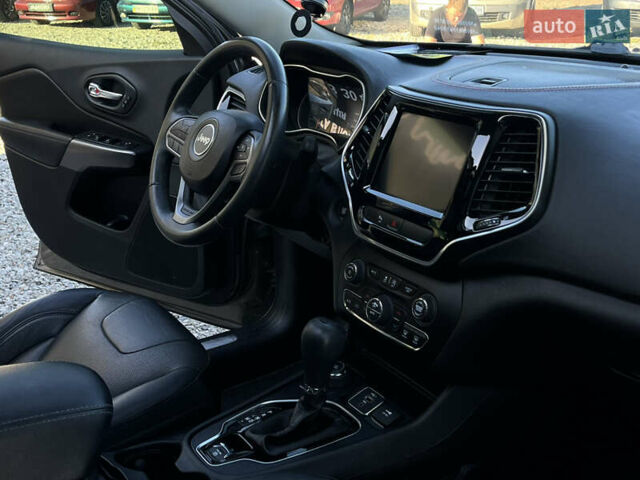 Джип Чероки 2018 в Харькове на Automoto.ua Коричневый Джип Чероки, объемом двигателя 3.24 л и пробегом 75 тыс. км за 20200 $, фото 21 на Automoto.ua