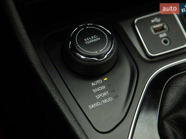 Коричневый Джип Чероки, объемом двигателя 3.24 л и пробегом 117 тыс. км за 18500 $, фото 20 на Automoto.ua